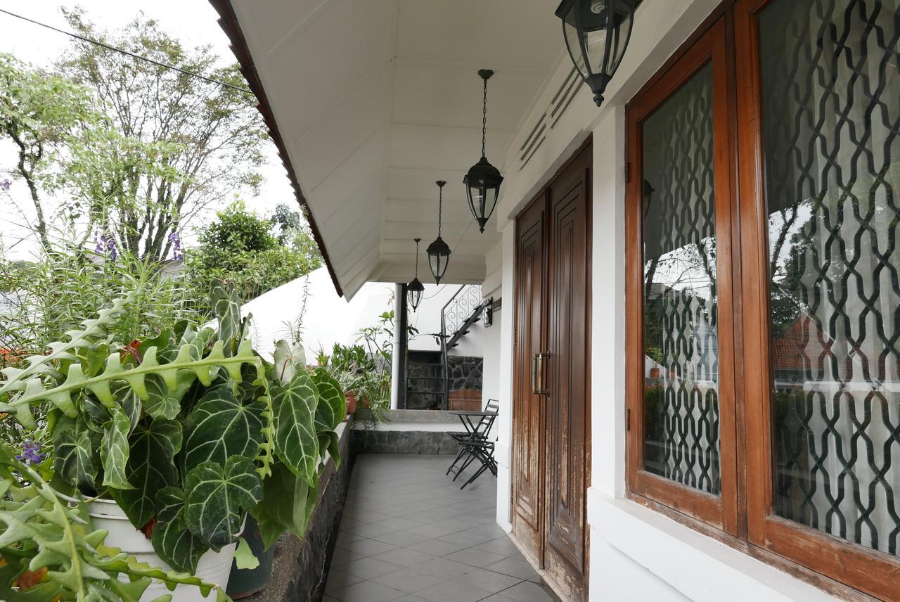 Ciwulan 36 Guest House Bandung Ngoại thất bức ảnh